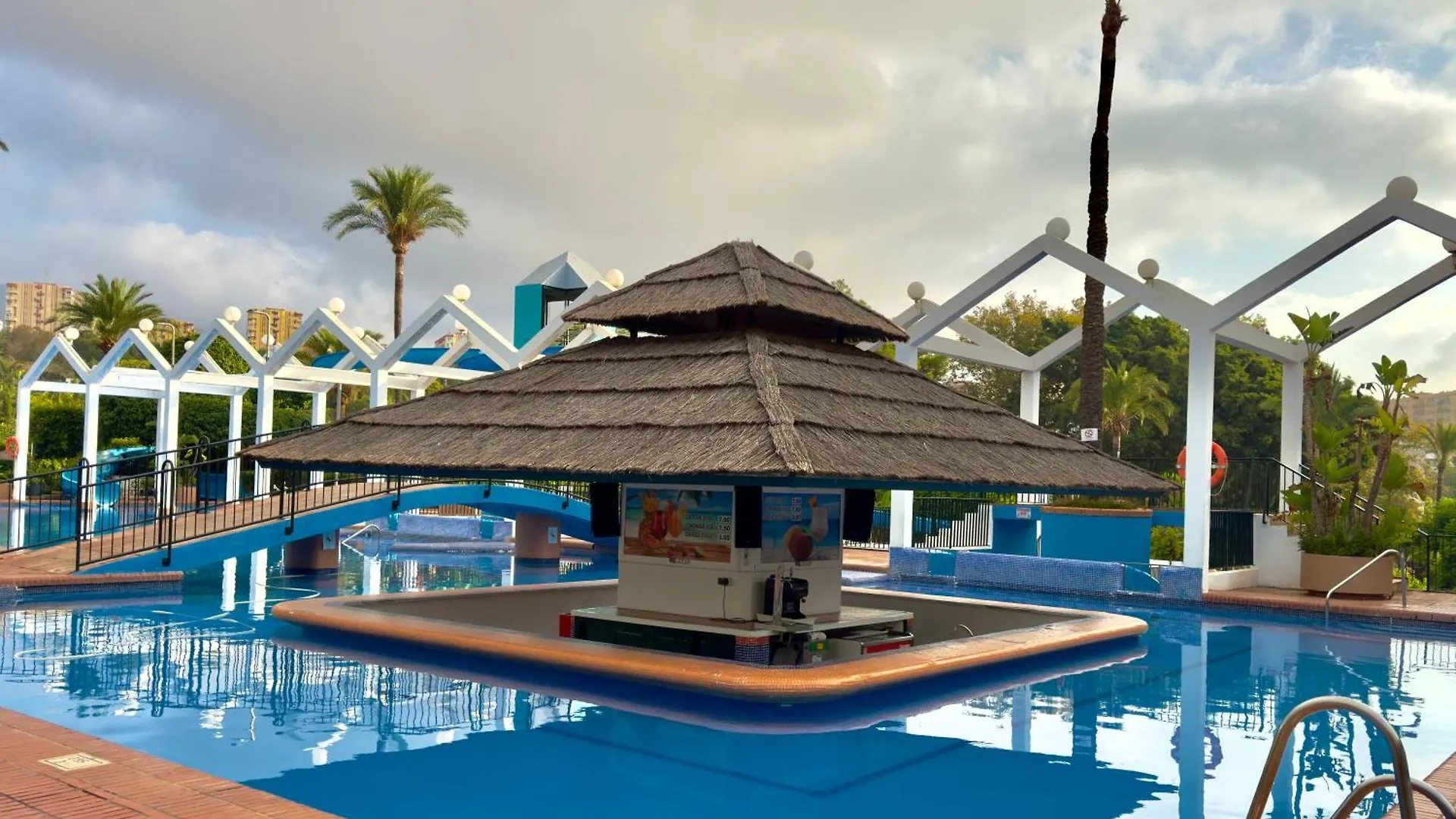 Apartamento Vistas Al Mar Y Piscina Benalmadena Apartment