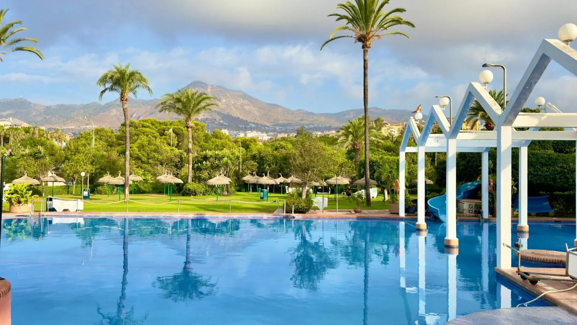 Apartamento Vistas Al Mar Y Piscina Benalmadena Apartment