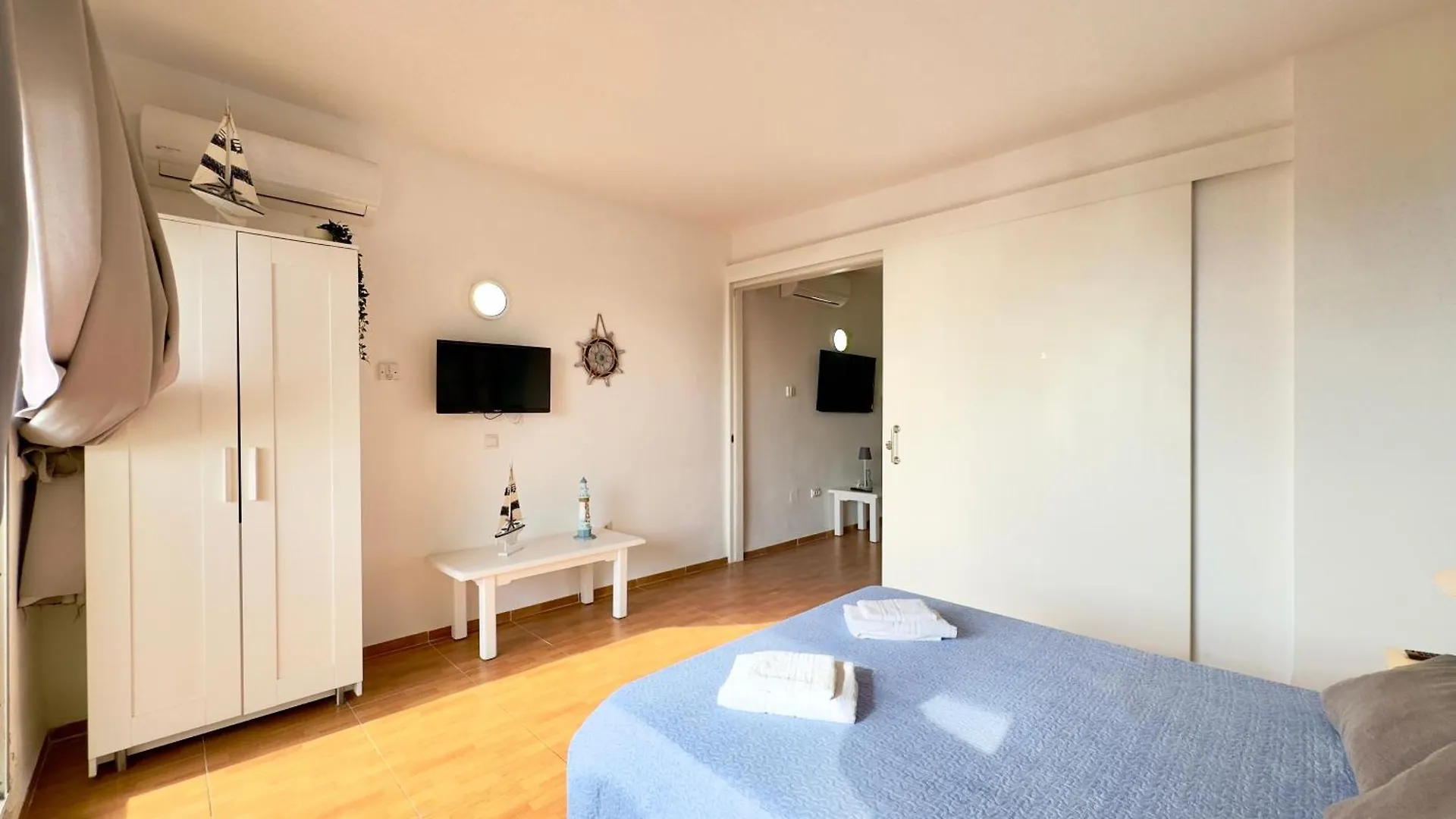 Apartamento Vistas Al Mar Y Piscina Benalmadena Spain
