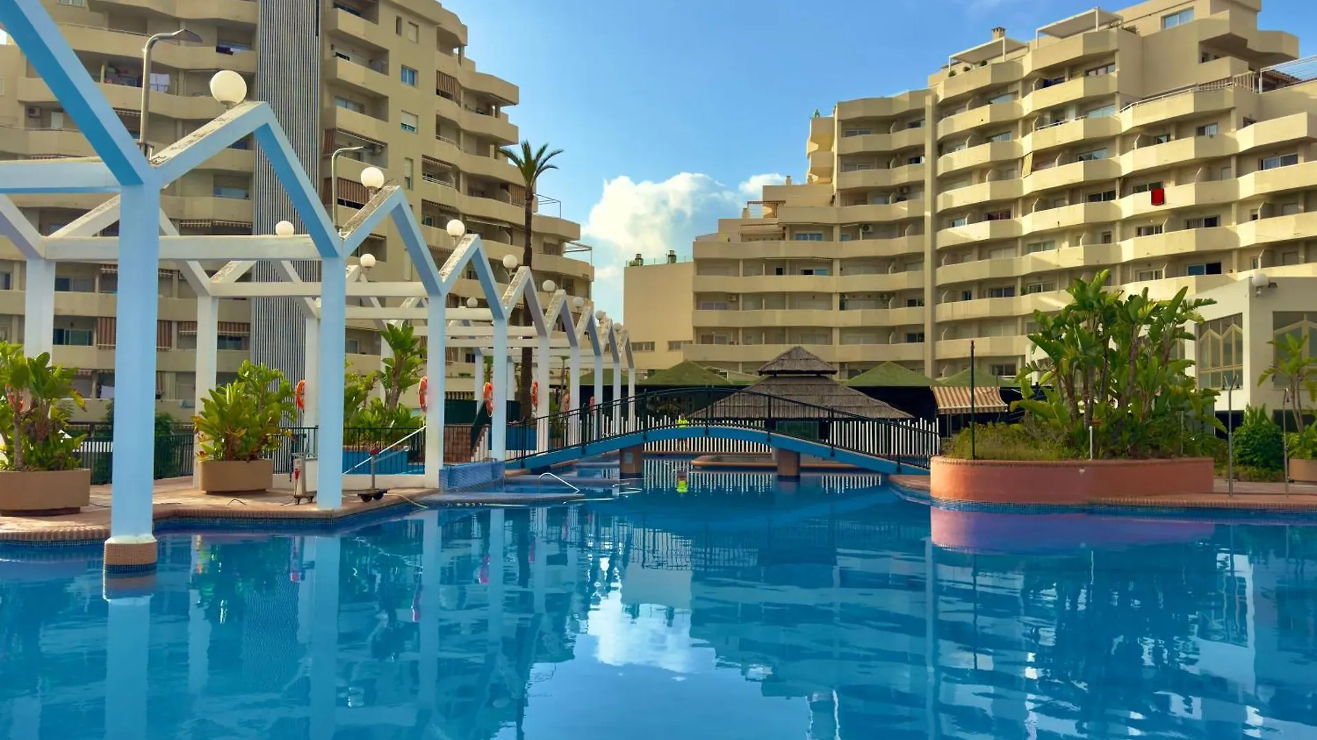 Apartamento Vistas Al Mar Y Piscina Benalmadena Apartment
