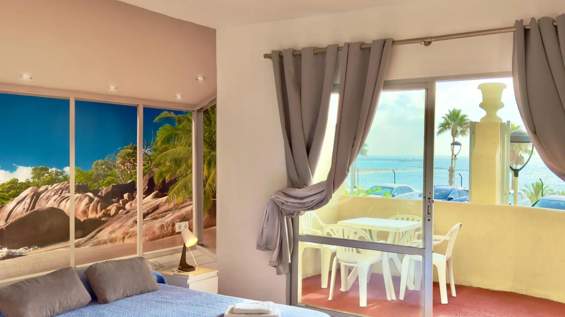 Apartamento Vistas Al Mar Y Piscina Benalmadena 0*,  Spain