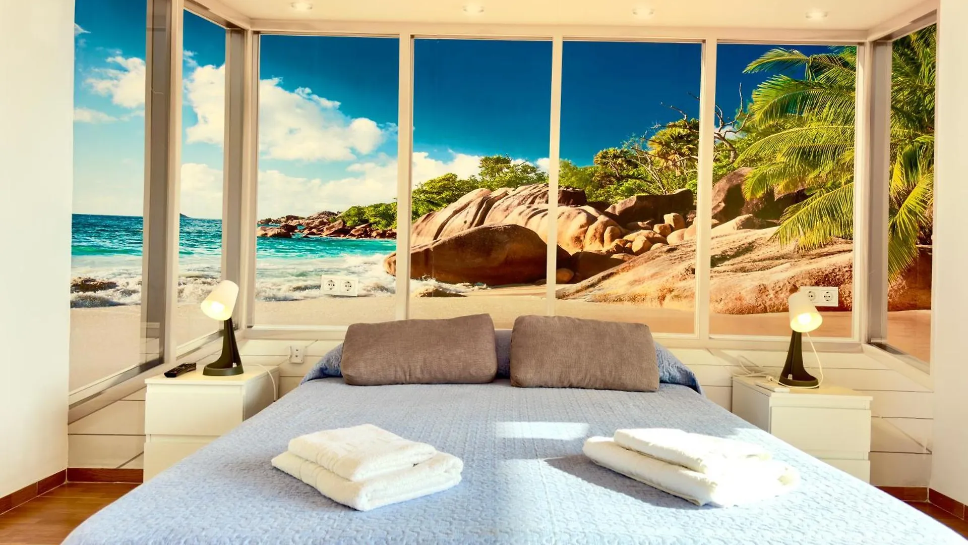 Apartamento Vistas Al Mar Y Piscina Benalmádena España